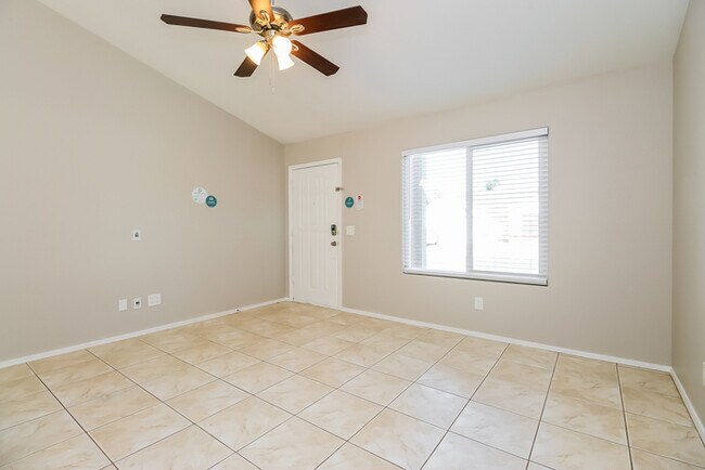 Foto del edificio - 6335 E Brown Rd