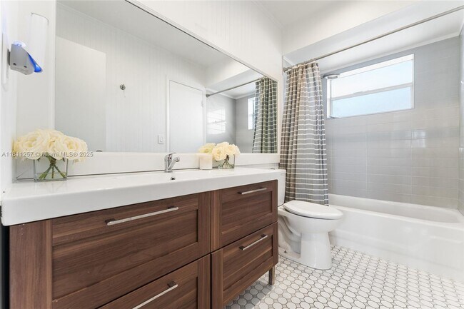 Foto del edificio - 4341 NW 16th St