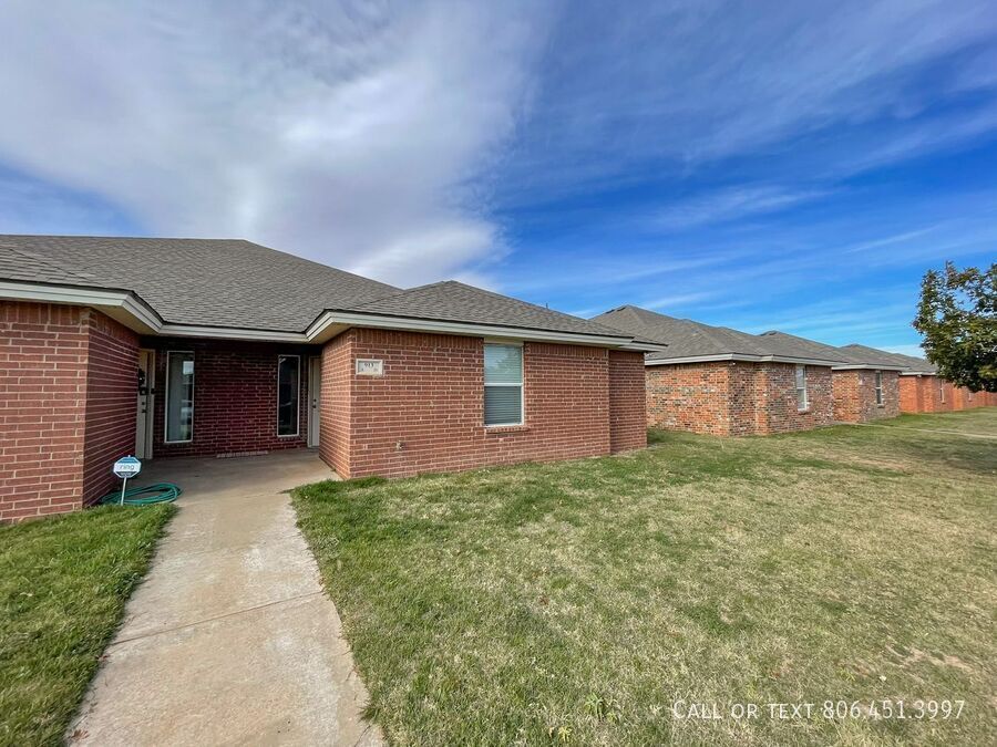 Primary Photo - Newly remodled, 3 bedroom, 3 bath, pet fri...