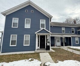 Building Photo - 93 Spruce St