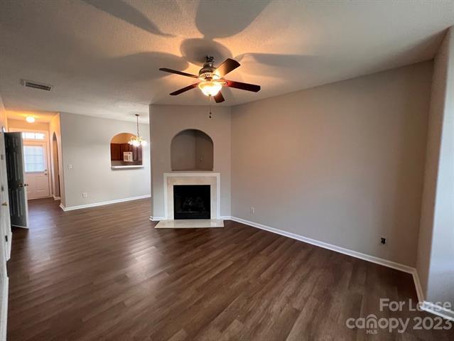 Foto del edificio - 428 Goldstaff Ln