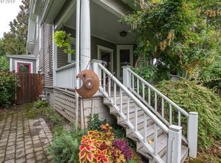 Building Photo - 1422 SE 34th Ave