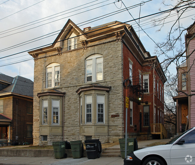 Building Photo - 2225-2227 Kenton St