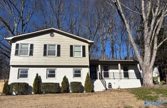 Building Photo - 1305 Hiwan Trail SE