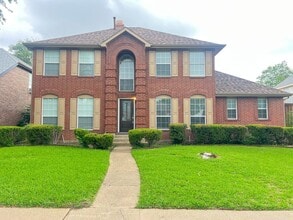 Building Photo - 723 Sumner Dr