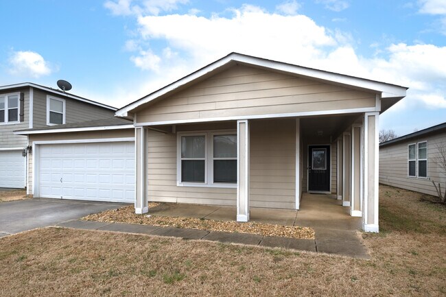 Building Photo - 15365 Tyler Mill Dr