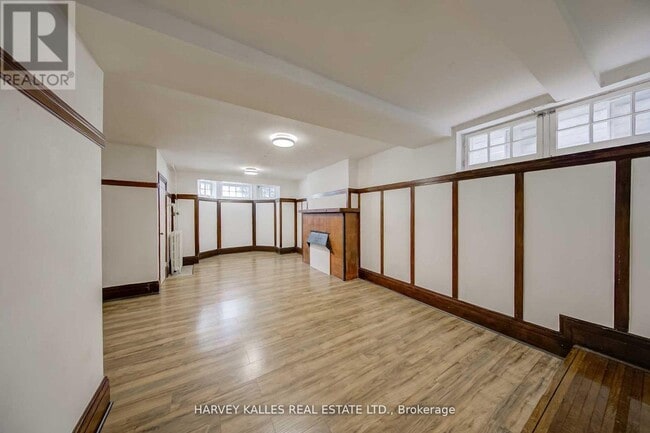 Building Photo - 11 Parkwood Ave