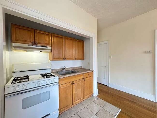 Building Photo - 2737 N Spaulding Ave
