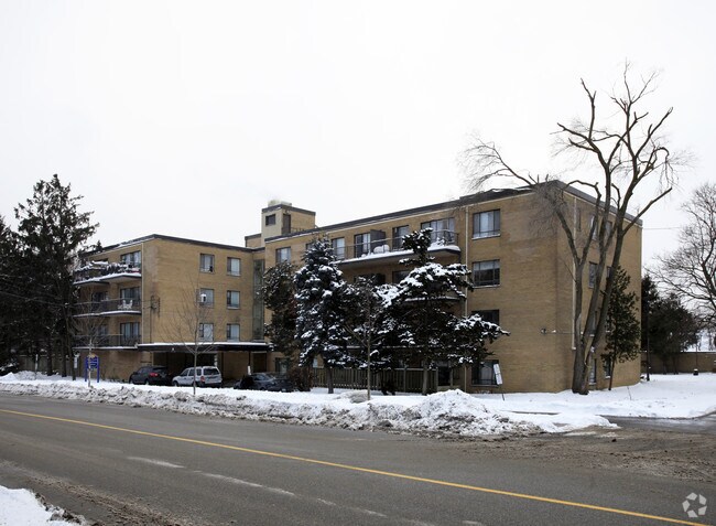 Photo principale - 28-30 Upper Canada Dr