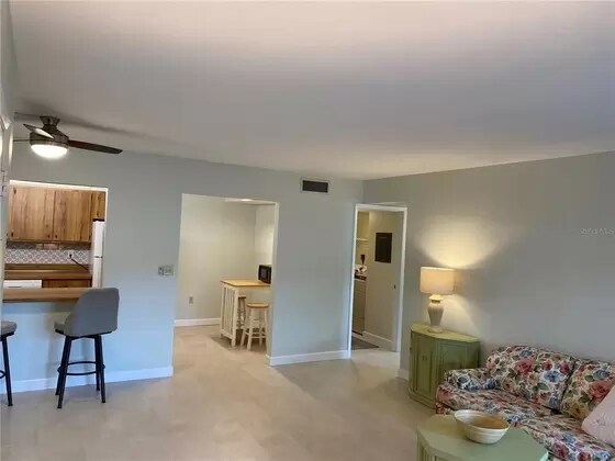 Foto del edificio - 2642 Pine Ridge Way S