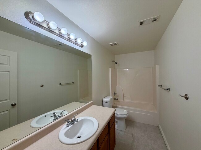 Building Photo - 297 Graystone Cir