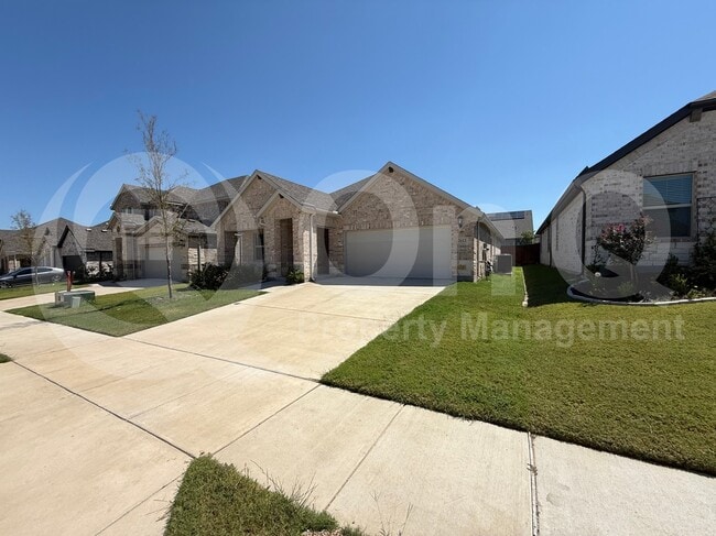 Building Photo - 613 Huntley Dr