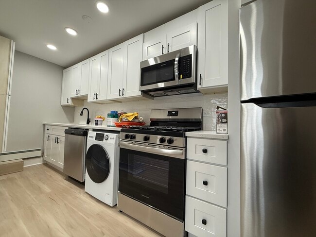 Building Photo - 3613 S Archer Ave