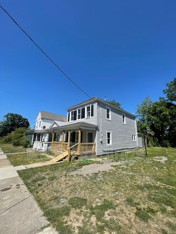 Building Photo - 1223 31st St