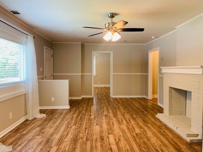 Foto del edificio - Wow! Grant Park Location! 3 bed, 2 bath, h...