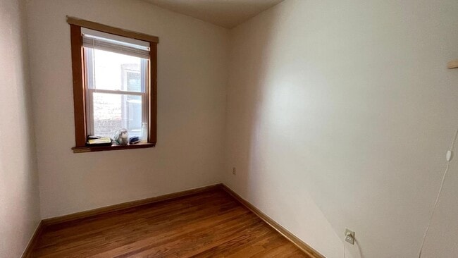 Foto del edificio - 2314 N Laramie Ave