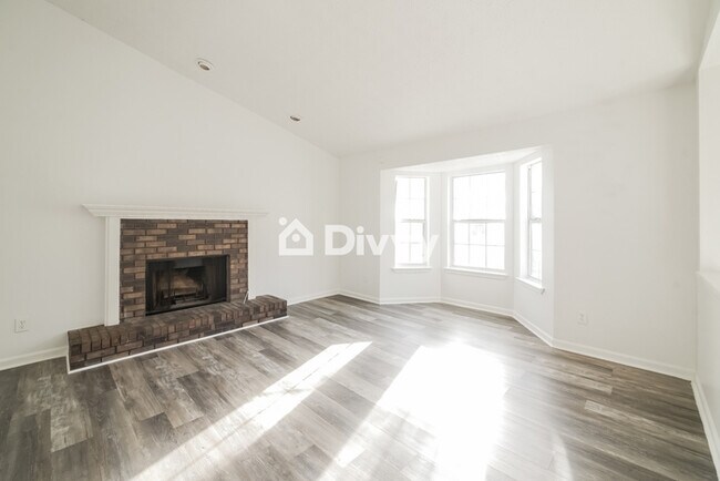 Building Photo - 668 Alex Way SW