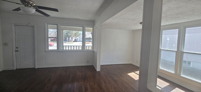 Building Photo - 4 Bedroom Home in the heart of Springfield