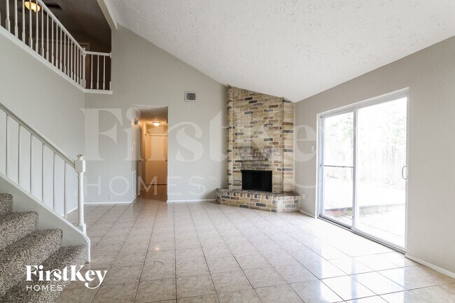 Foto del edificio - 22219 Diane Dr