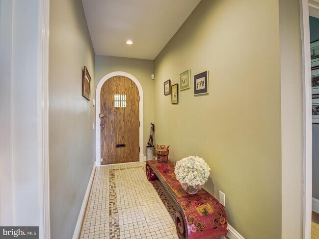 Foto del edificio - 3808 Cathedral Ave NW