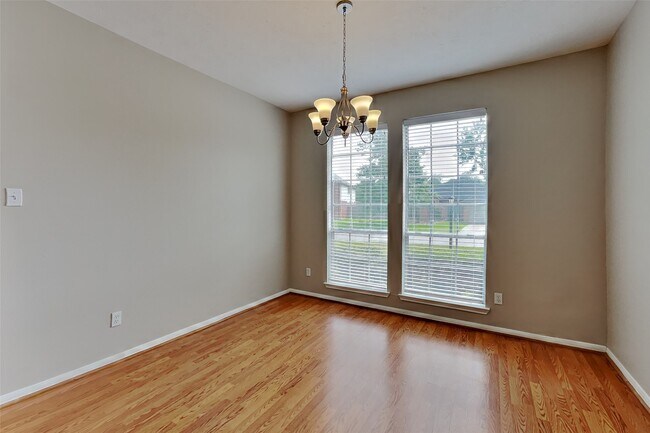 Building Photo - 25806 Brickhill Dr