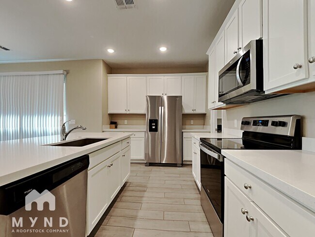 Foto del edificio - 1066 S 151st Ln