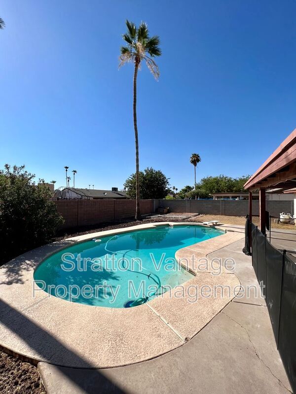 Building Photo - 3026 S El Dorado