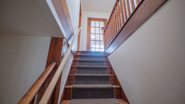 Building Photo - 21 Hungerford Terrace