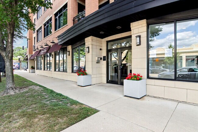 Foto del edificio - 106 S Ridgeland Ave