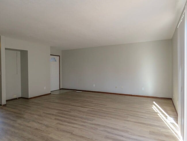Building Photo - 3 Bedroom Plus Office Available in Gaston ...