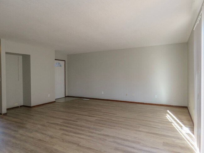 Foto del edificio - 3 Bedroom Plus Office Available in Gaston Available Now  ***