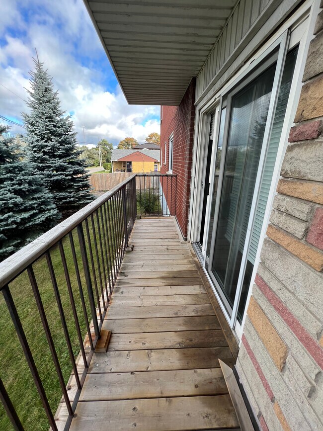 Building Photo - Renovated 1 Bedroom Unit, Kitchener