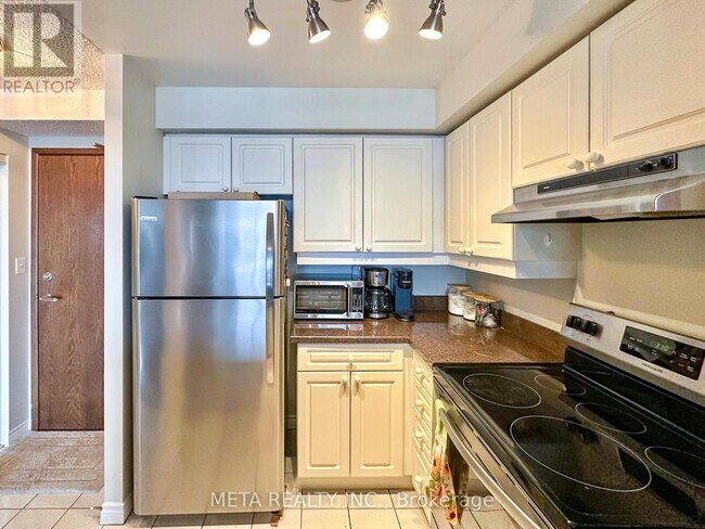 Photo du bâtiment - 1276 Maple Crossing Blvd