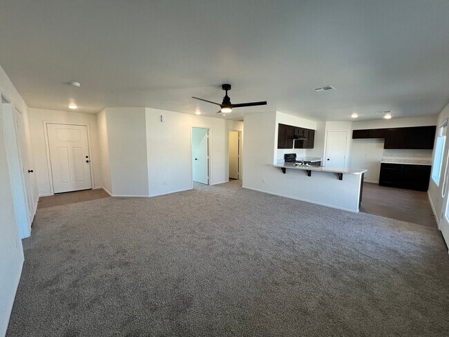 Foto del edificio - NEWER 3 BEDROOM HOME!