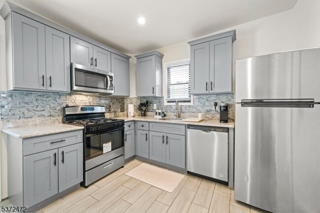 Building Photo - 39 Emmet St