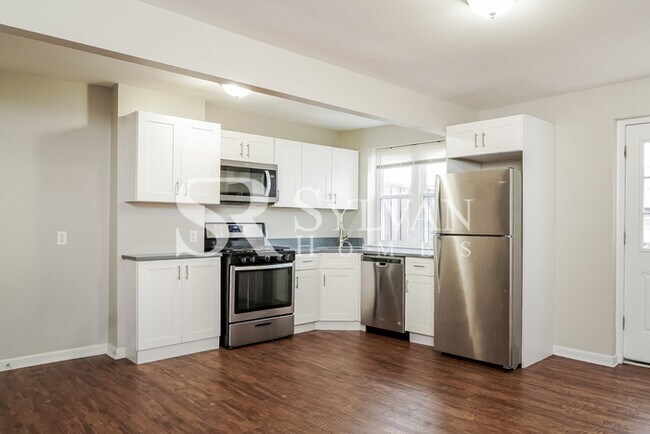 Building Photo - Prepare to be Impressed by this 4 BR 2 BA ...