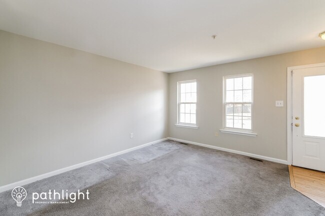 Foto del edificio - 4406 Birchtree Lane