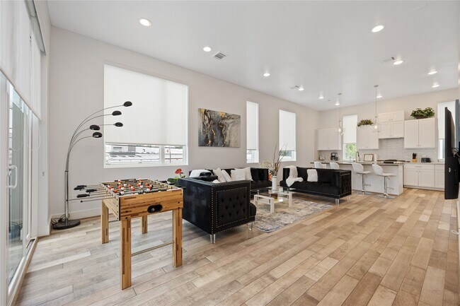 Foto del edificio - 5914 Val Verde St