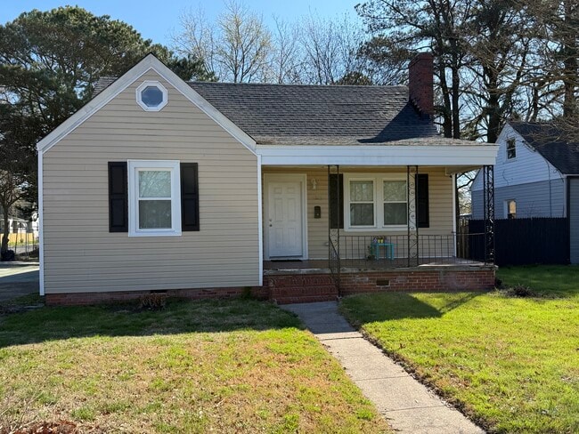 Photo - 1003 Douglas Ave House