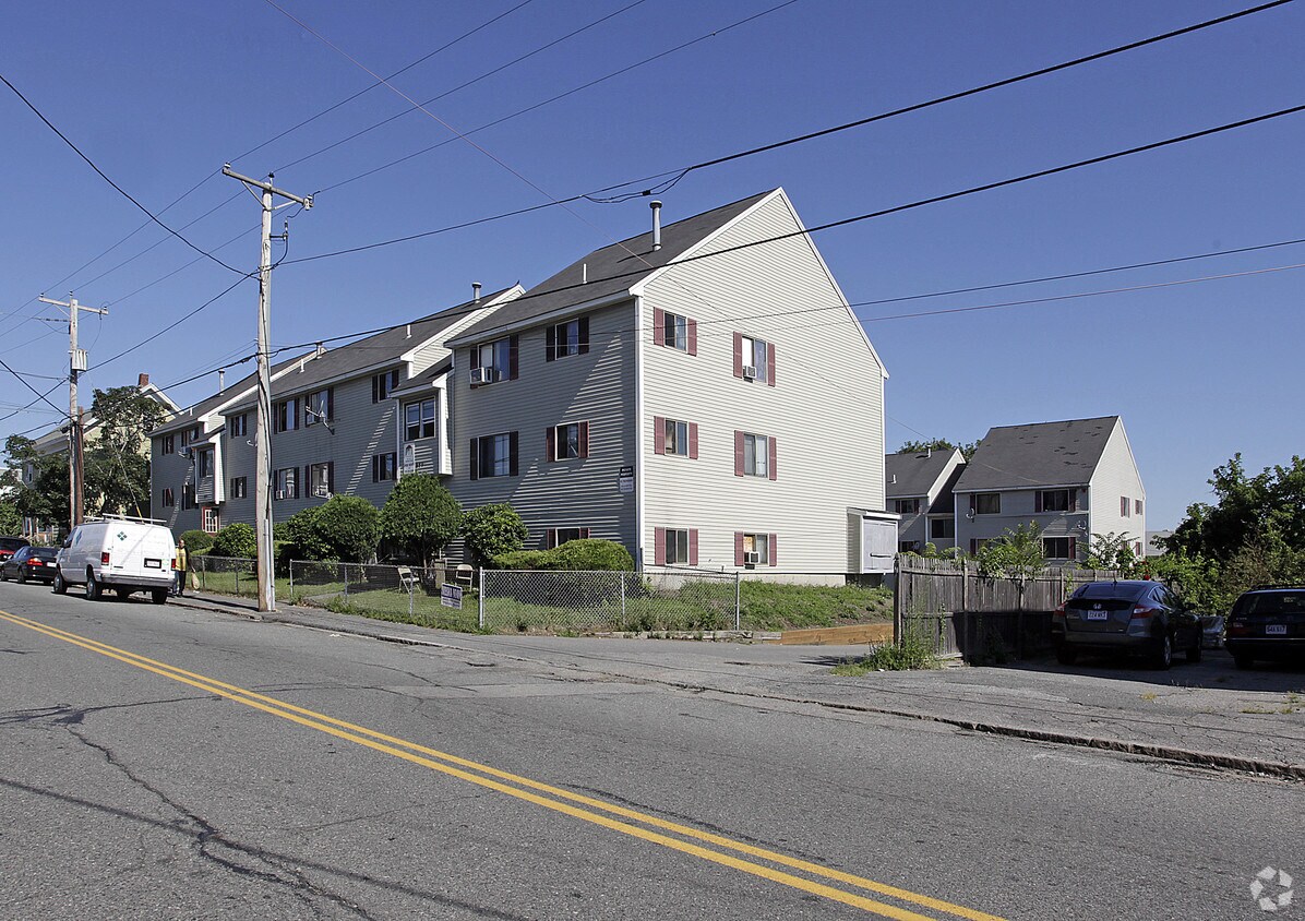 861 Milddlesex St - 861-871 Middlesex St