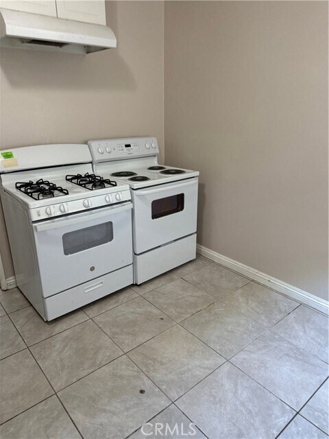 Foto del edificio - 4611 W 152nd St