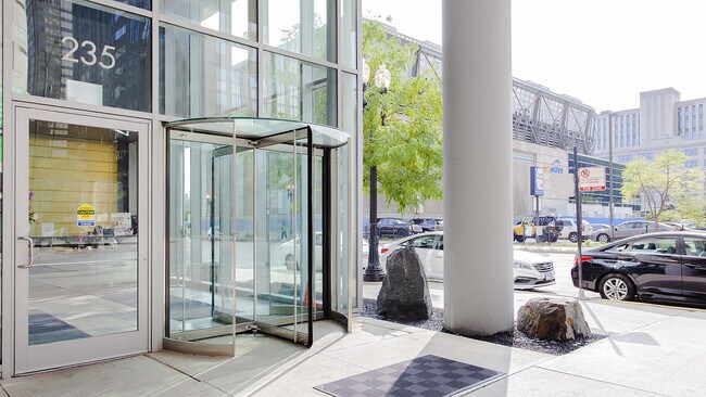 Foto del edificio - 235 W Van Buren St