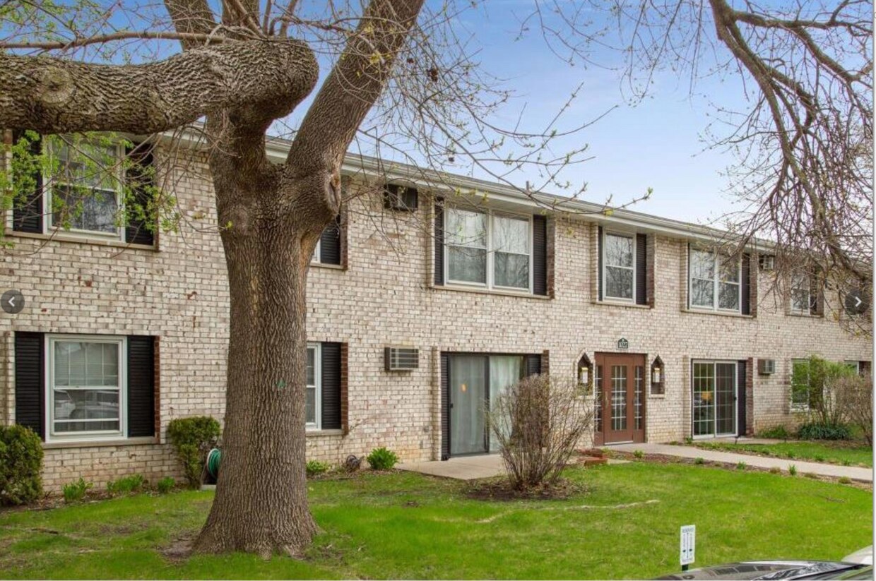 Primary Photo - 1027 Smetana Rd