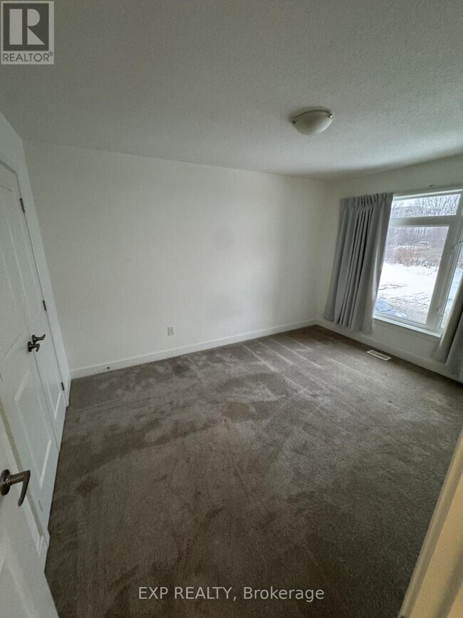 Building Photo - 914 Alvarez Ln