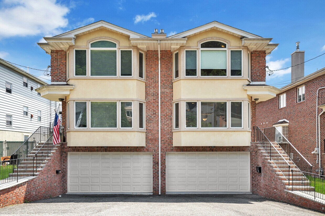 79 Myrtle Ave, Edgewater, NJ 07020 House Rental in Edgewater, NJ