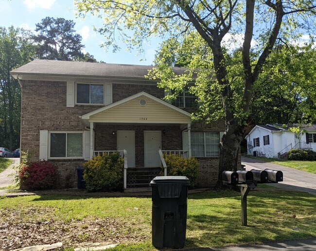 Frente de la casa - 1723 S Seminole Dr