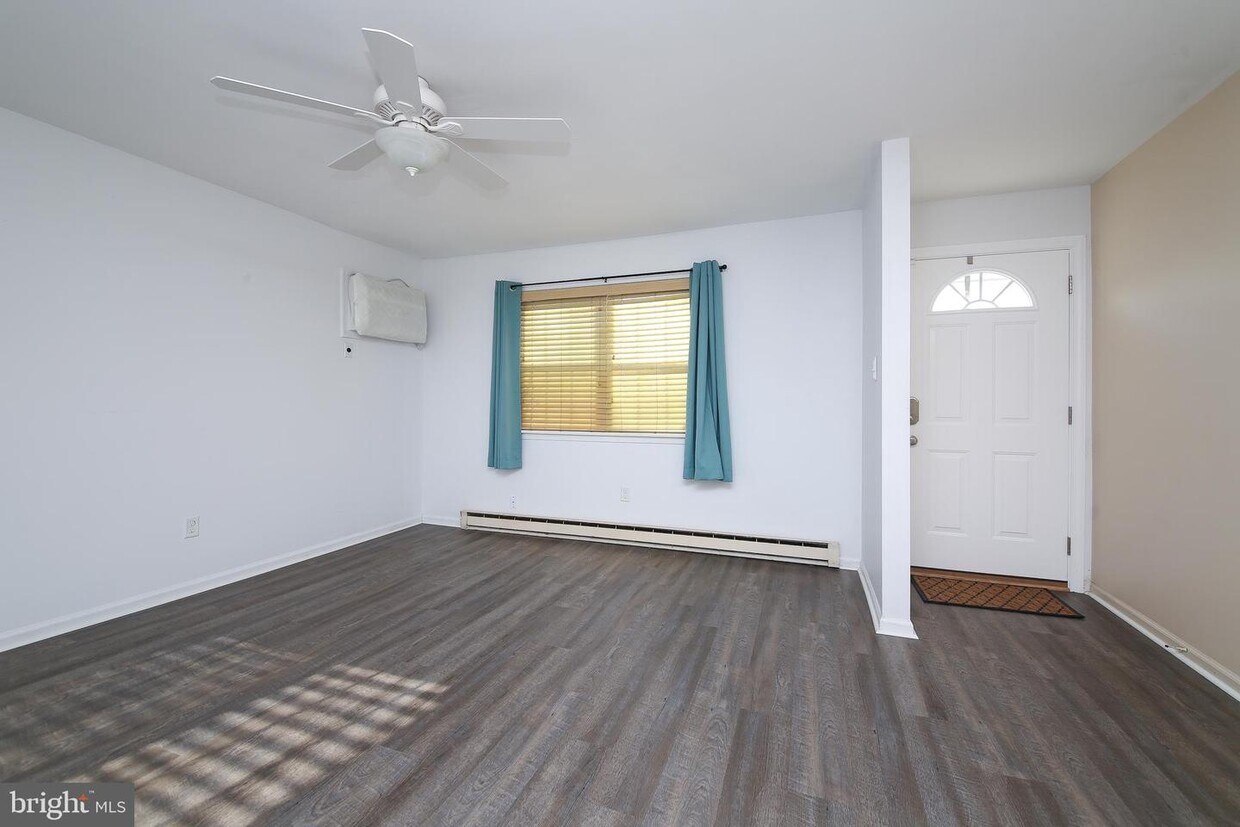 902 N York Rd, Willow Grove, PA 19090 Townhome Rentals in Willow