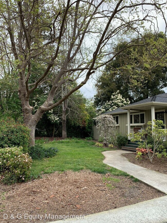Building Photo - 1056 Wild Rose Dr