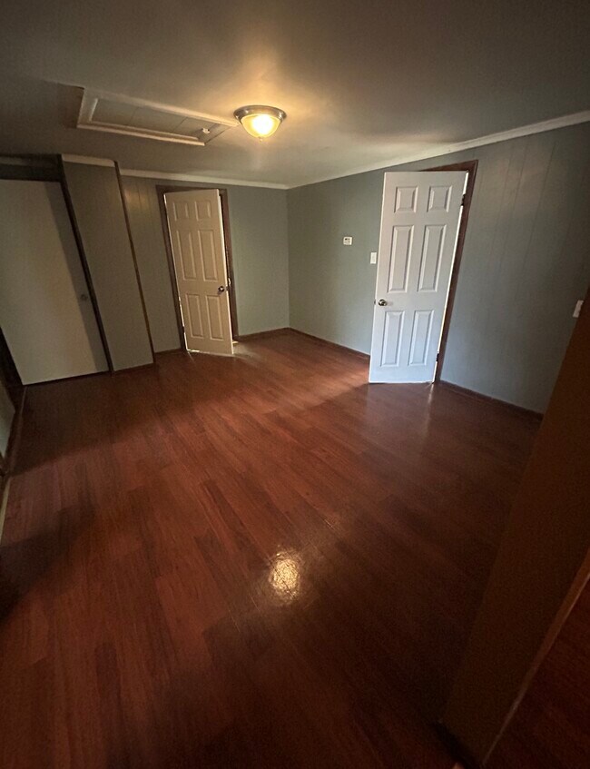 Hardwood threw out - 13844 S La Salle St