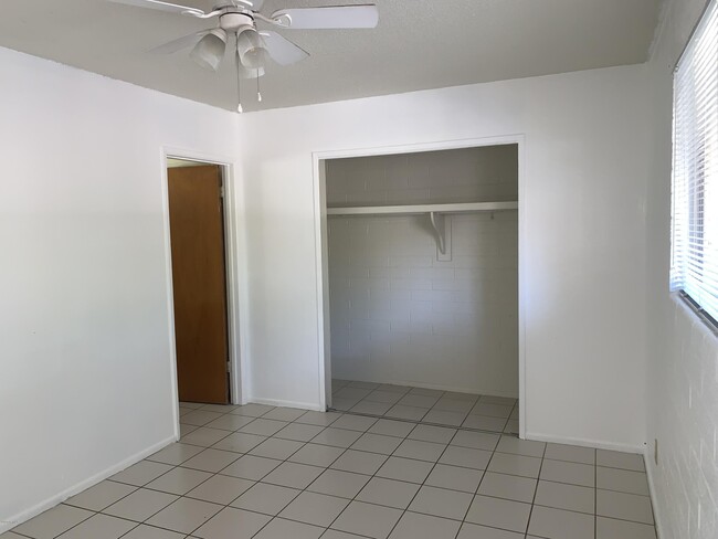 Building Photo - 1209 S Ash Ave
